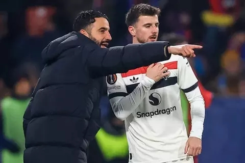 أموريم: ماونت بإمكانه المشاركة أساسيا في ديربي مانشستر